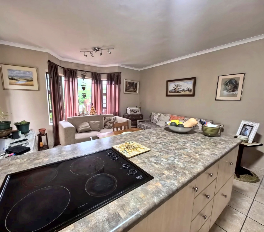 5 Bedroom Property for Sale in Reebok Western Cape
